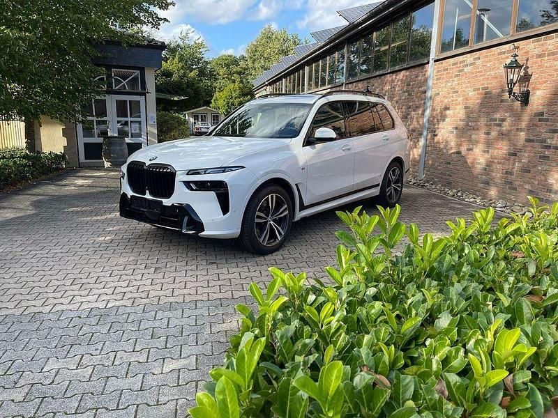 Weiß Gebraucht 2024 BMW X7 M Sport SUV | 86.600 € (Guter Preis) - Bild 1/4