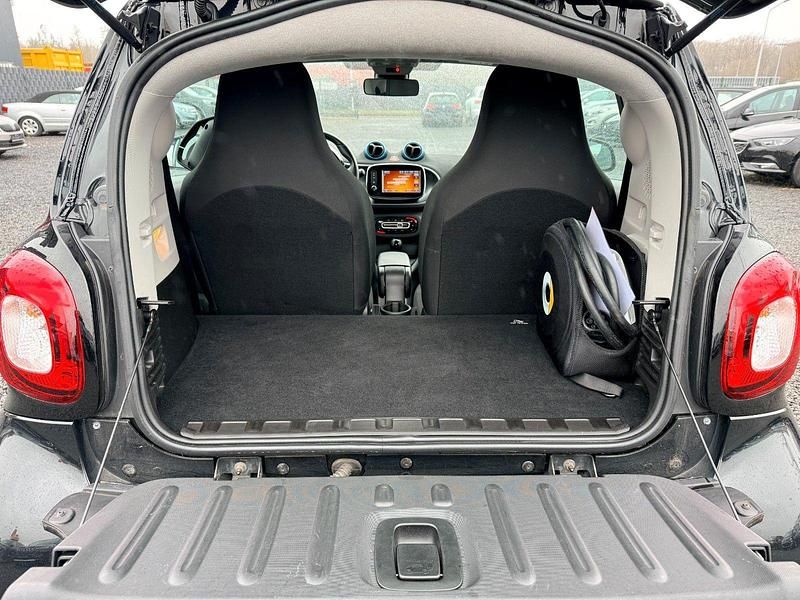 Gebraucht Smart ForTwo Coupé 60 kW (82 PS) 2020 Schwarz Coupé