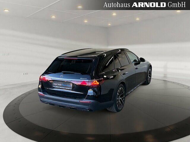 Gebraucht Mercedes E300 333 PS (244 kW) 2023 Obsidianschwarz (metallic) Kombi