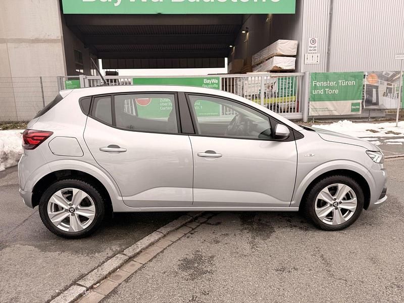 Gebraucht Dacia Sandero Comfort 91 PS (66 kW) 2021 Grau Kleinwagen
