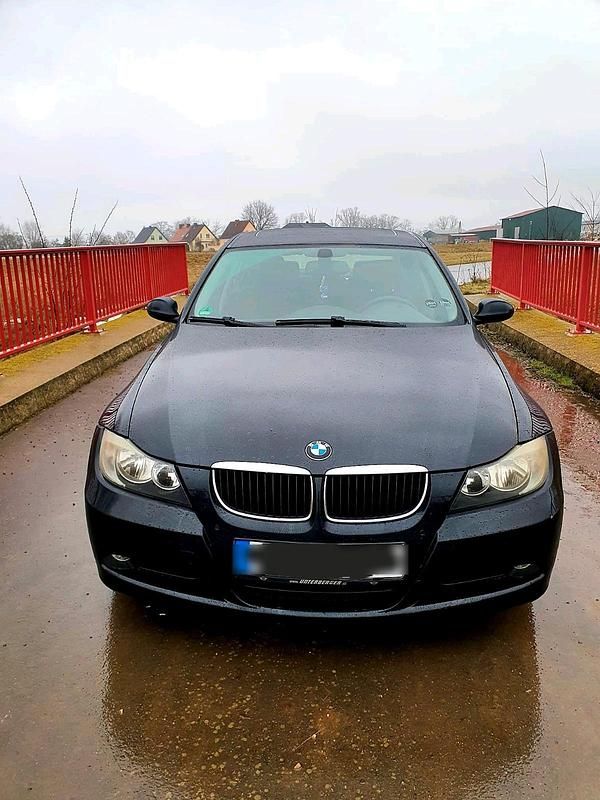 Gebraucht BMW 320 150 PS (110 kW) 2005 Schwarz Limousine