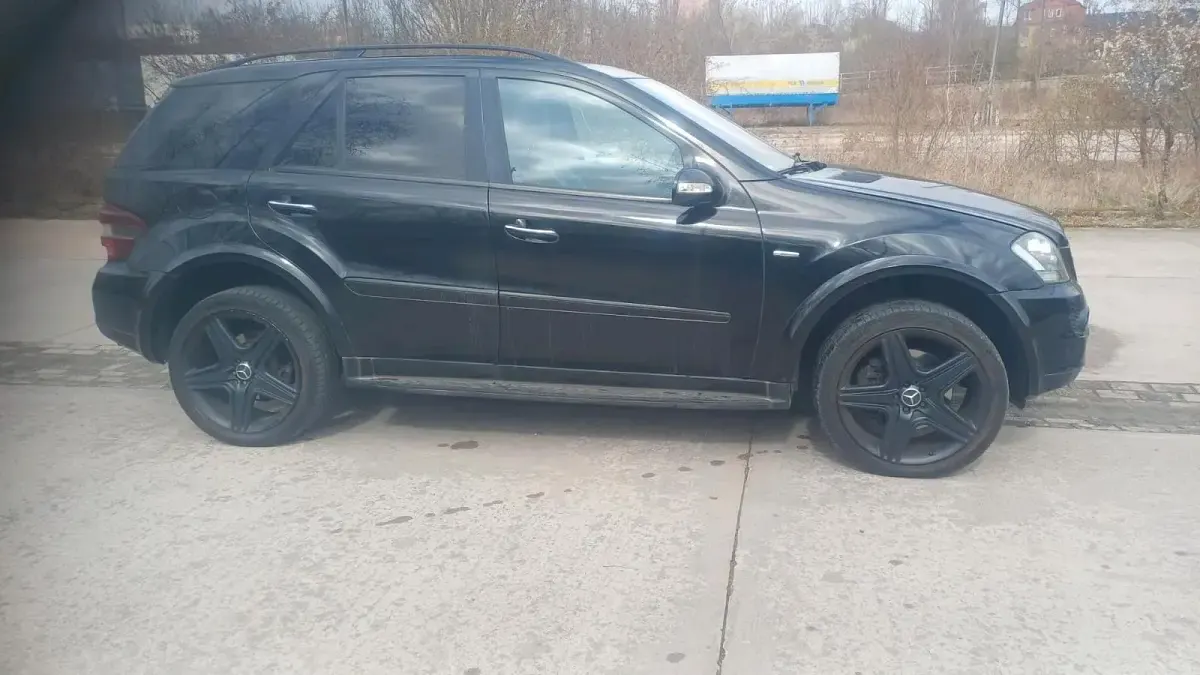 Gebraucht Mercedes ML420 306 PS (225 kW) 2008 Schwarz SUV