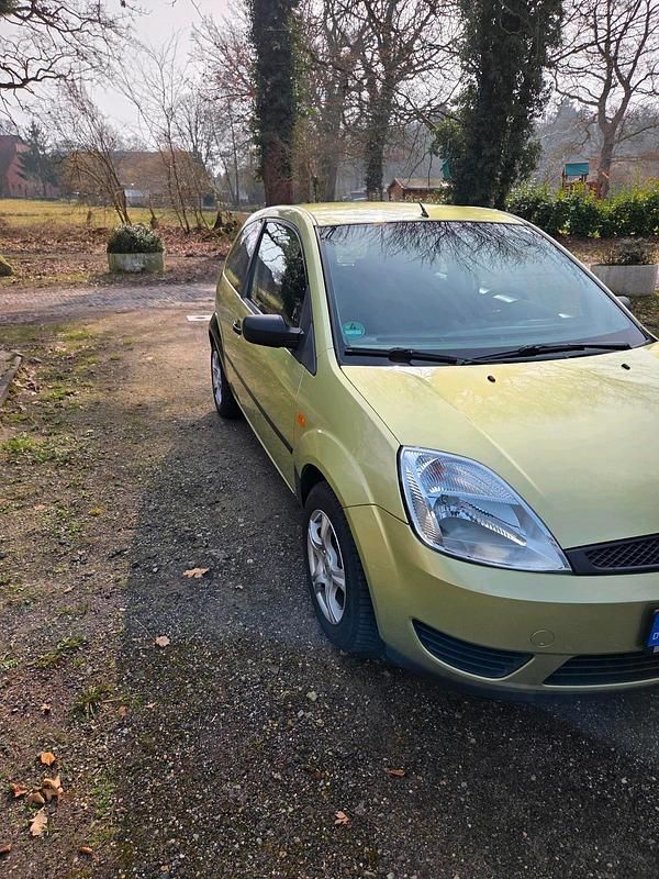 Gebraucht Ford Fiesta 60 PS (44 kW) 2005 Grün Kleinwagen