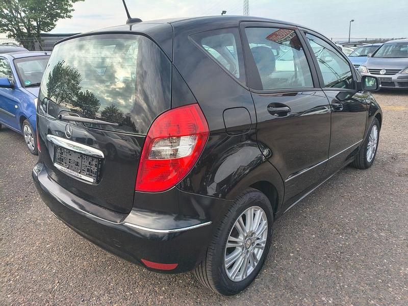 Gebraucht Mercedes A150 95 PS (69 kW) 2010 Schwarz Limousine