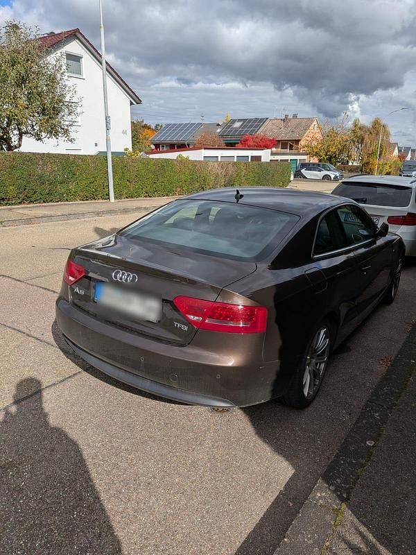Braun Gebraucht 2011 Audi A5 Coupé | 13.640 € (Teuer) - Bild 1/4