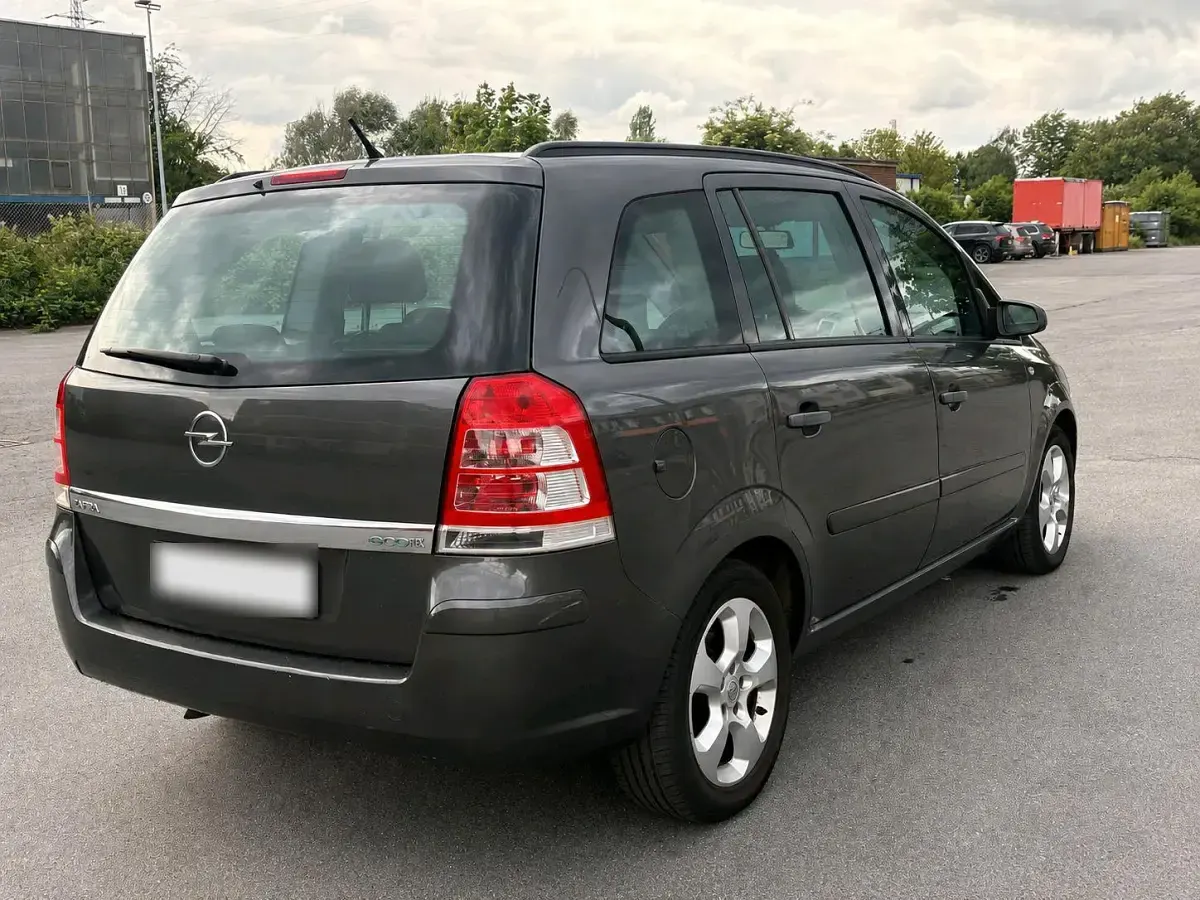 Gebraucht Opel Zafira 115 PS (84 kW) 2009 Braun Van / Kleinbus