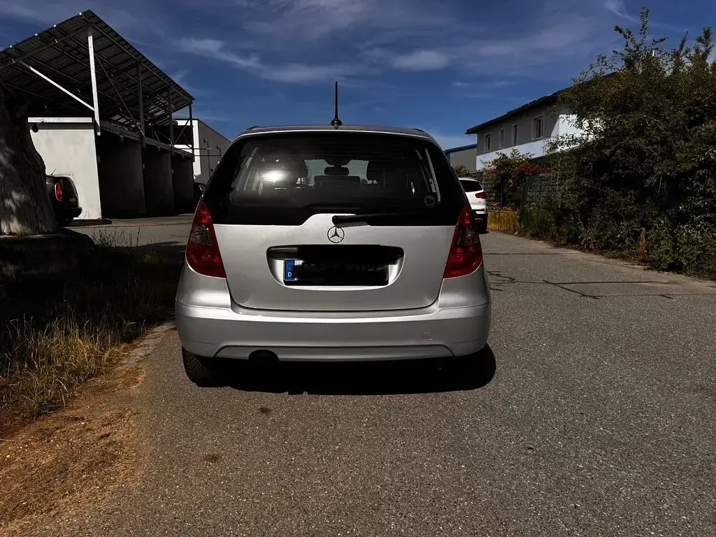 Gebraucht Mercedes A160 95 PS (69 kW) 2011 Schwarz Kleinwagen
