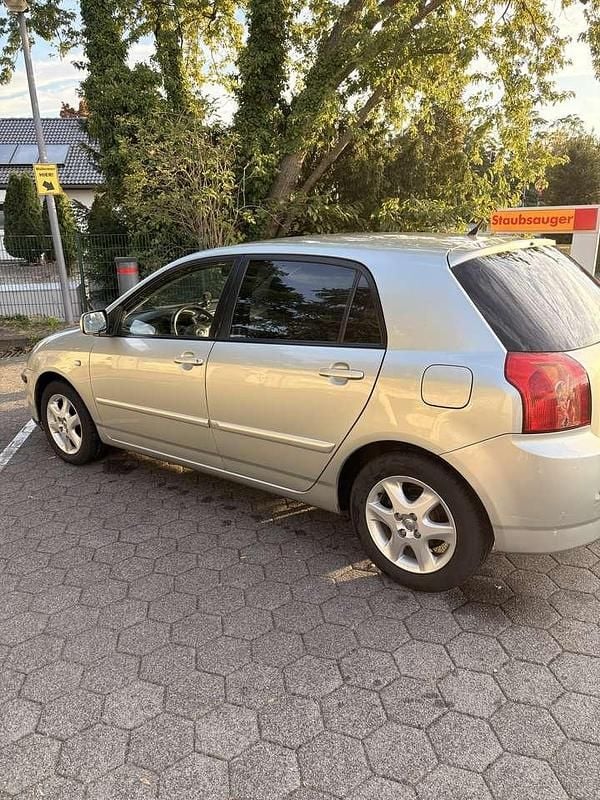 Grau Gebraucht 2006 Toyota Corolla Edition Kleinwagen | 3.990 € (Fairer Preis) - Bild 1/4