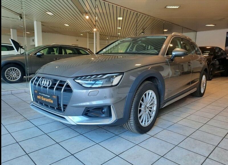 Grau Gebraucht 2019 Audi A4 Allroad Sport Kombi | 36.950 € - Bild 1/4