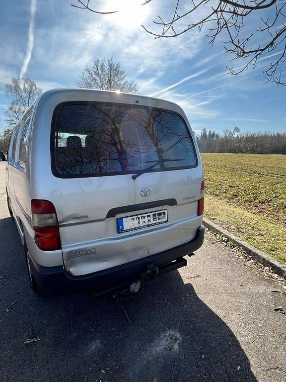 Gebraucht Toyota HiAce 117 PS (86 kW) 2007 Silber Limousine