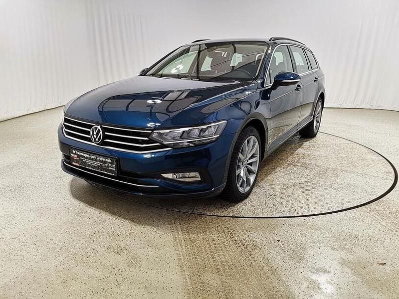 Gebraucht VW Passat Business 200 PS (147 kW) 2023 Aquamarinblau metallic Kombi