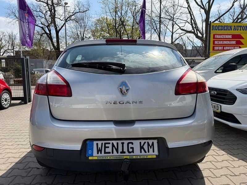 Gebraucht Renault Mégane Dynamique 140 PS (102 kW) 2010 Grau Limousine