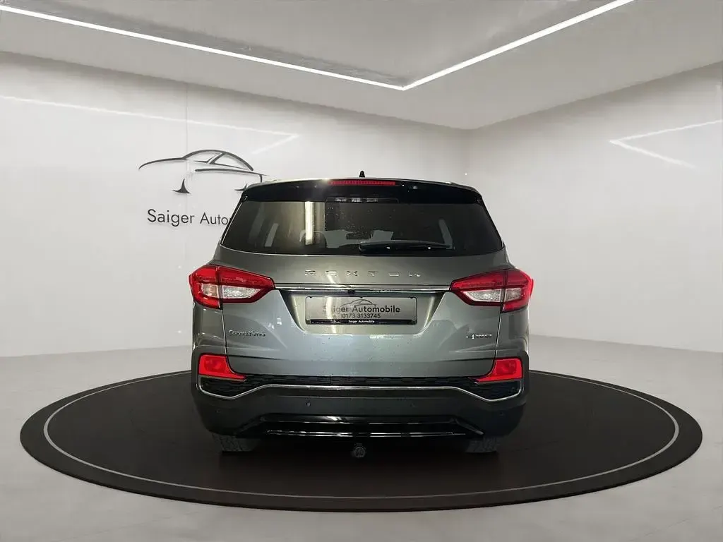 Gebraucht SsangYong Rexton Crystal 181 PS (133 kW) 2019 Grau SUV