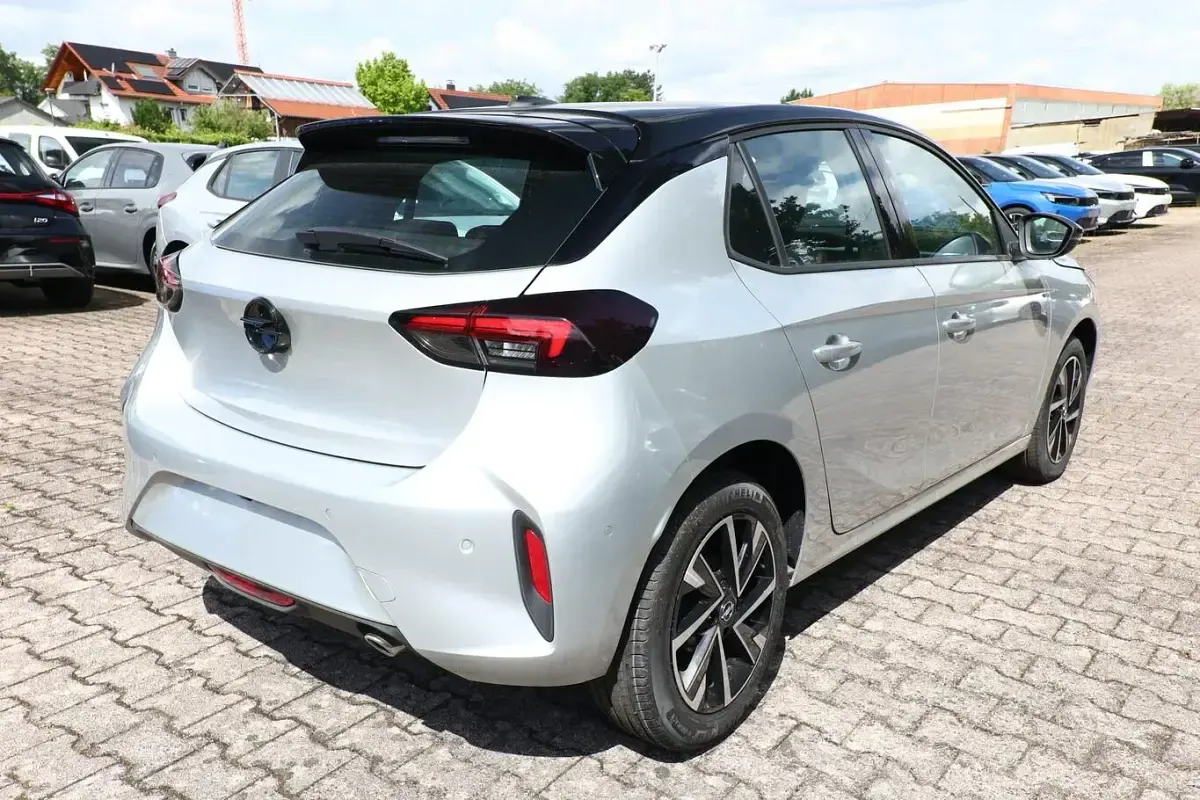 Neu Opel Corsa 101 PS (74 kW) 2025 Kristall silber metallic / dach: Kleinwagen