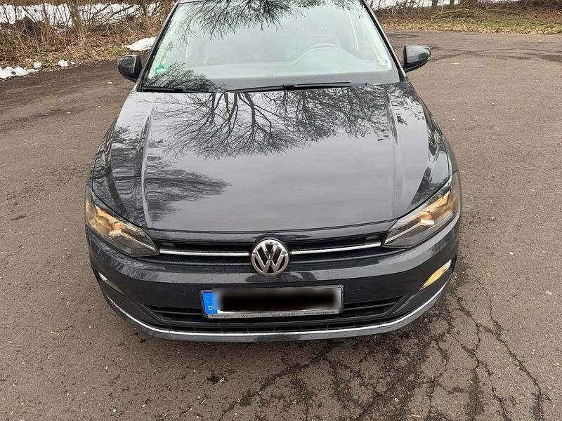 Gebraucht VW Polo 101 PS (74 kW) 2018 Grau Kleinwagen