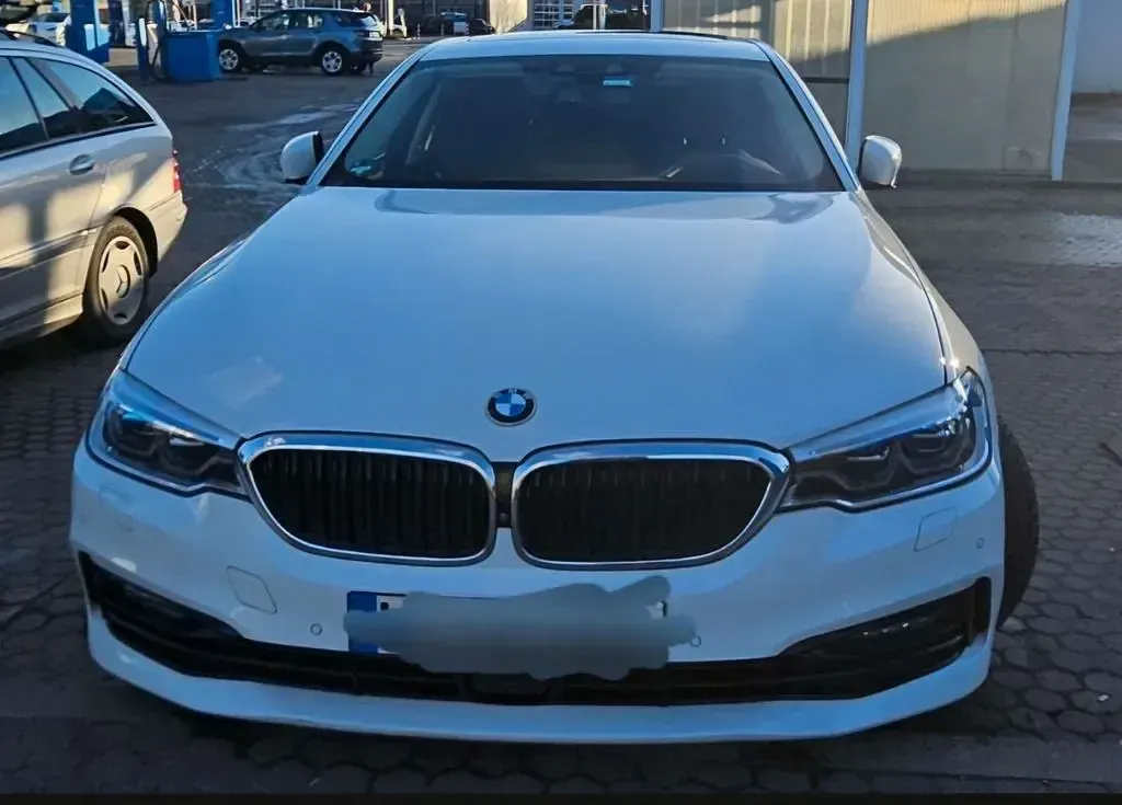 Gebraucht BMW 530 Sport Line 252 PS (185 kW) 2016 Weiß Limousine