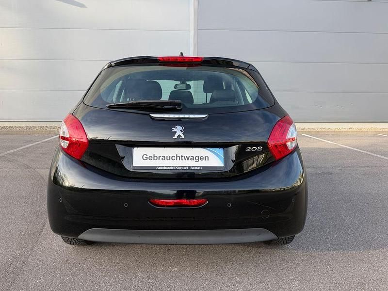 Gebraucht Peugeot 208 Active 82 PS (60 kW) 2014 Schwarz Kleinwagen