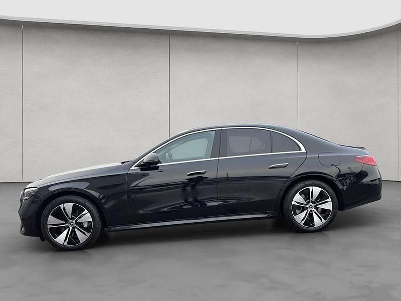 Gebraucht Mercedes E300 Avantgarde 313 PS (230 kW) 2024 Schwarz Limousine