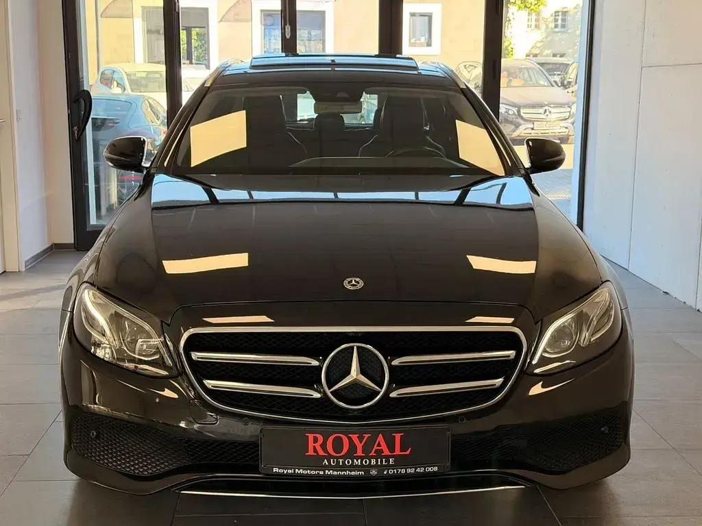 Second-hand Mercedes E220 194 CP (142 kW) 2019 Negru Break