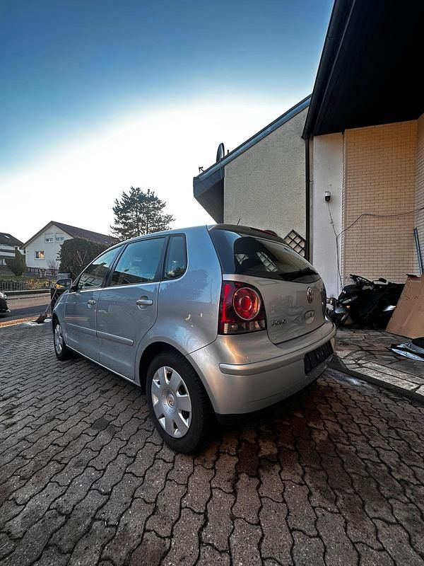 Gebraucht VW Polo 54 PS (39 kW) 2006 Silber Kleinwagen