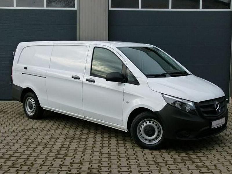 Gebraucht Mercedes Vito 170 PS (125 kW) 2021 Brillantsilber Van