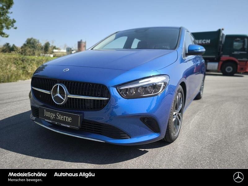 Gebraucht Mercedes B200 Progressive 163 PS (119 kW) 2025 Spektralblau Van / Kleinbus