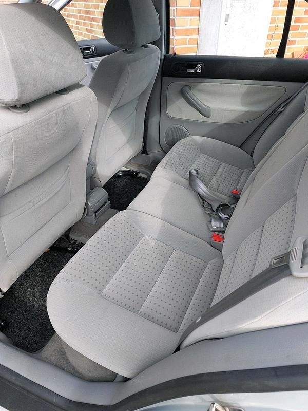 Gebraucht VW Bora 122 PS (89 kW) 1999 Silber Kleinwagen