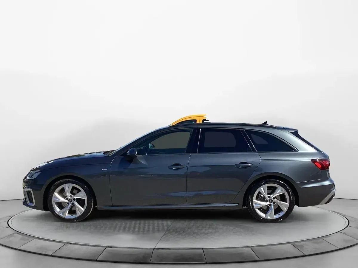Gebraucht Audi A4 S-Line 164 PS (120 kW) 2023 Grau Kombi