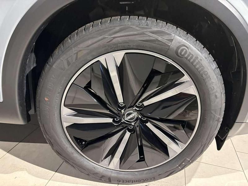 Neu Nissan Qashqai Tekna 158 PS (116 kW) 2025 Grau SUV