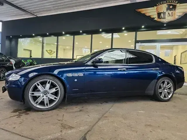 Gebraucht Maserati Quattroporte GT 400 PS (294 kW) 2009 Dunkelblau metallic Limousine
