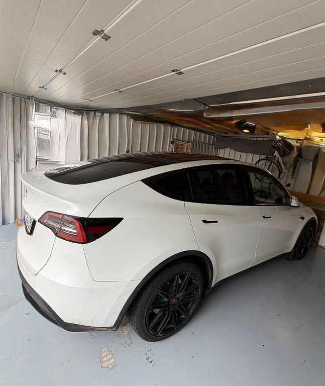 Gebraucht Tesla Model Y RWD 188 kW (256 PS) 2023 Weiß SUV