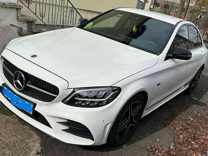 Gebraucht Mercedes C300e AMG line 320 PS (235 kW) 2020 Weiß Limousine