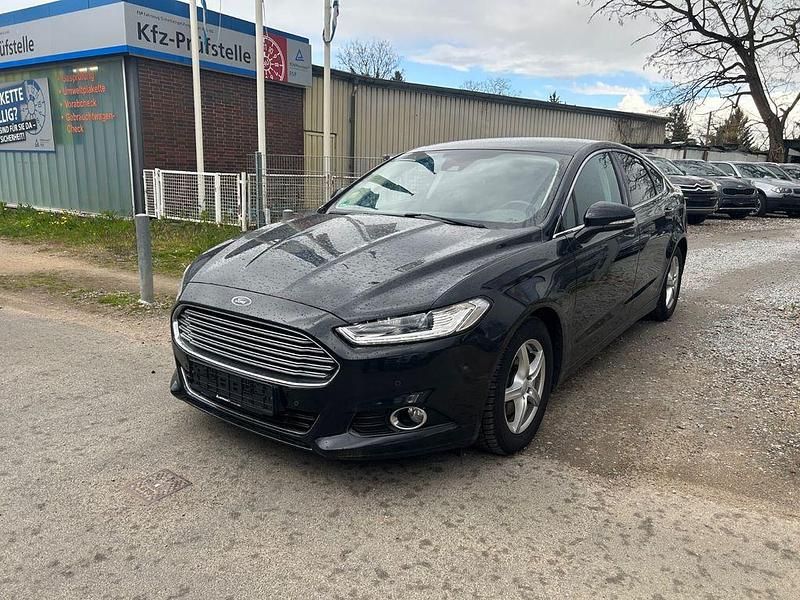 Gebraucht Ford Mondeo Titanium 160 PS (117 kW) 2015 Schwarz Limousine
