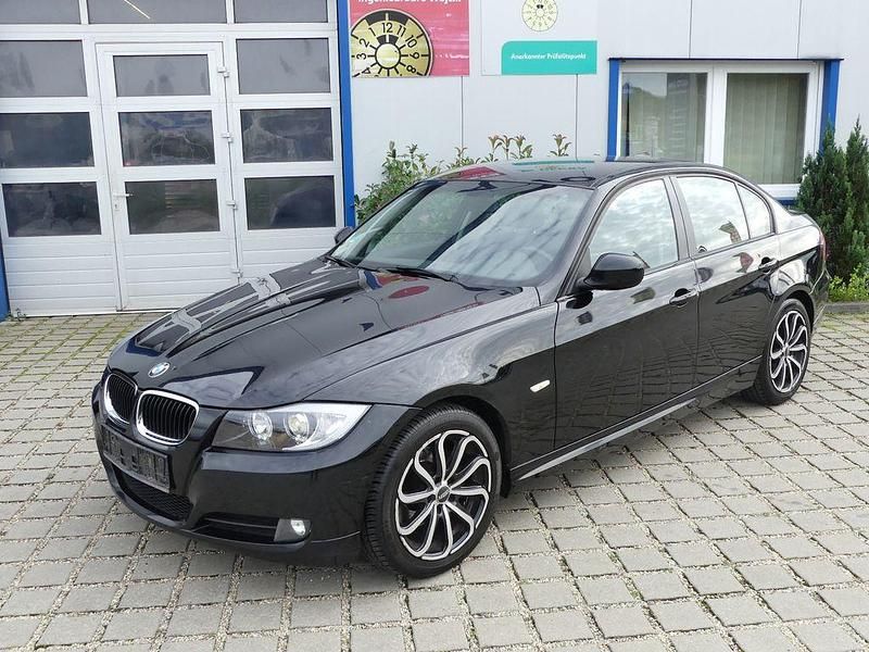 Schwarz Gebraucht 2011 BMW 320 Limousine | 4.700 € (Guter Preis) - Bild 1/4