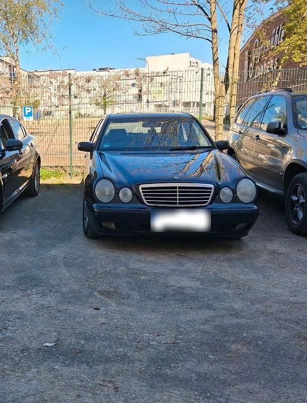 Gebraucht Mercedes E280 204 PS (150 kW) 2002 Blau Limousine