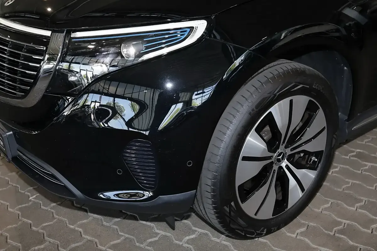 Gebraucht Mercedes EQC400 300 kW (408 PS) 2022 Schwarz SUV