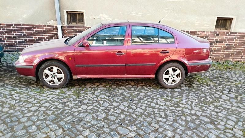 Gebraucht Skoda Octavia 125 PS (91 kW) 2000 Rot Limousine