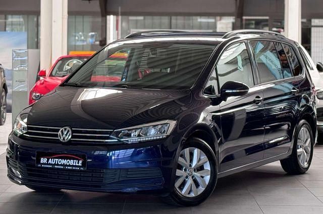Atlantic blue Gebraucht 2018 VW Touran Comfortline Van / Kleinbus | 19.990 € (Etwas zu teuer) - Bild 1/4