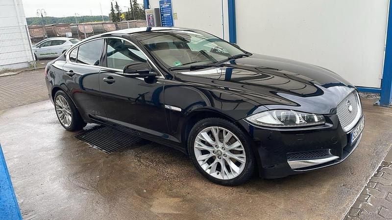 Schwarz Gebraucht 2012 Jaguar XF Limousine | 5.200 € (Superpreis) - Bild 1/4