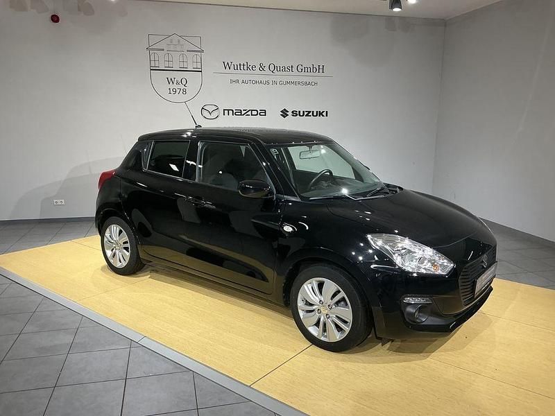 Schwarz Gebraucht 2020 Suzuki Swift Comfort Limousine | 11.490 € (Fairer Preis) - Bild 1/4