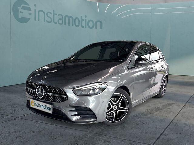 Gebraucht Mercedes B200 AMG line 163 PS (119 kW) 2022 Grau Van / Kleinbus