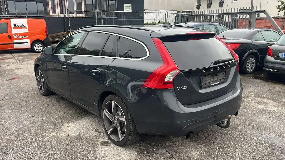 Gebraucht Volvo V60 150 PS (110 kW) 2013 Grau Kombi