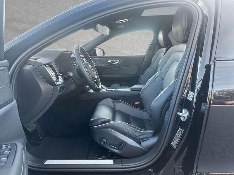 Gebraucht Volvo V60 Plus 197 PS (144 kW) 2025 Onyx schwarz Kombi
