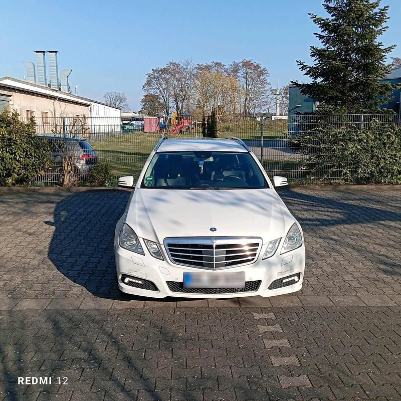 Gebraucht Mercedes E200 2013 Weiß Kombi