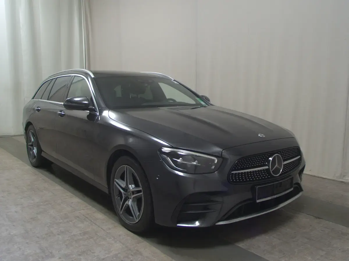 Gebraucht Mercedes E300 AMG line 286 PS (210 kW) 2023 Grau Kombi