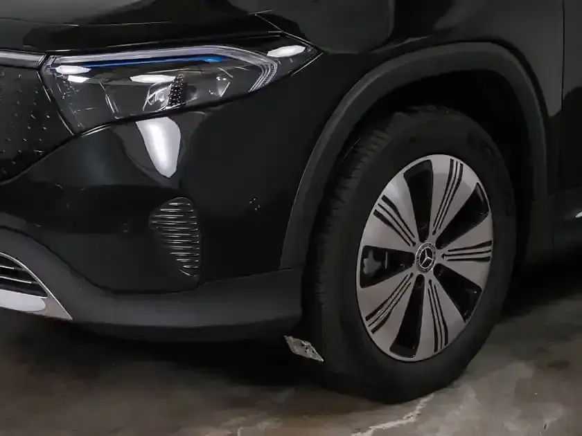 Gebraucht Mercedes EQB250+ Progressive 139 kW (190 PS) 2025 Schwarz metalliclack kosmosschwarz SUV