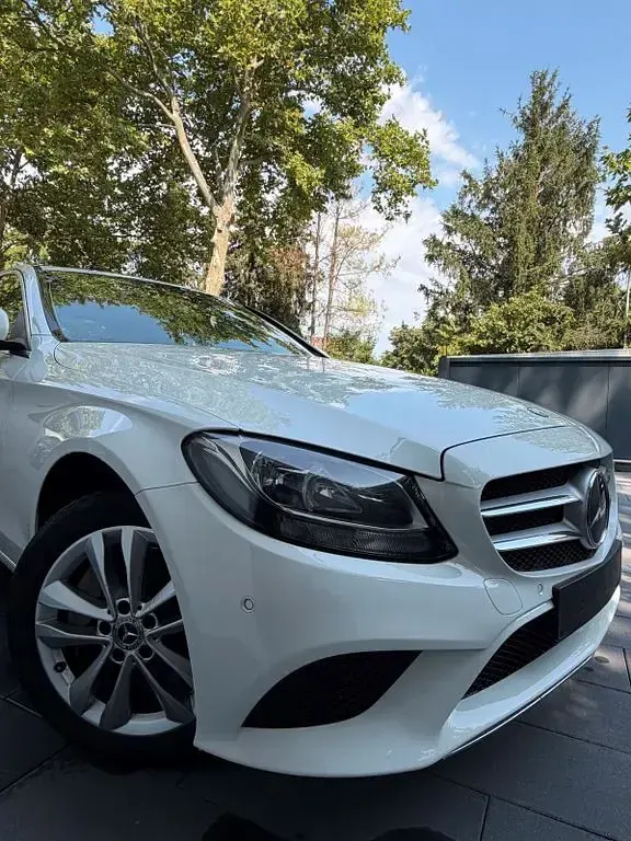 Gebraucht Mercedes C400 333 PS (244 kW) 2018 Weiß Limousine