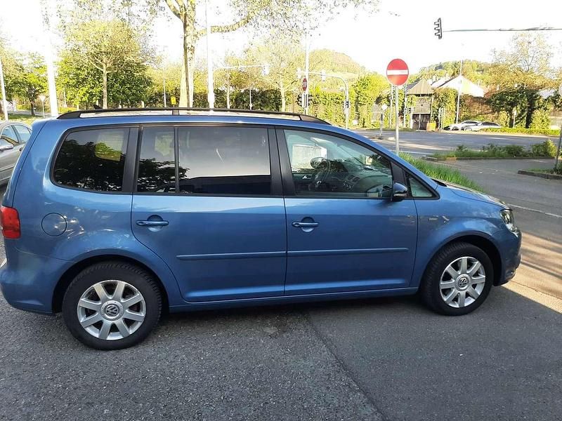 Gebraucht VW Touran Match 150 PS (110 kW) 2013 Blau Van / Kleinbus