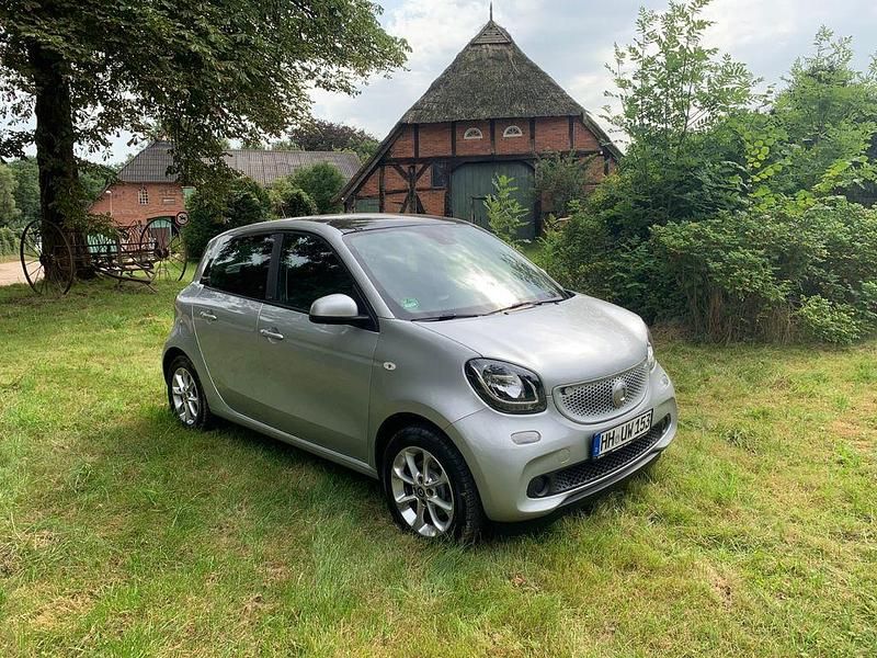 Silber Gebraucht 2015 Smart ForFour Passion Kleinwagen | 10.555 € (Guter Preis) - Bild 1/4