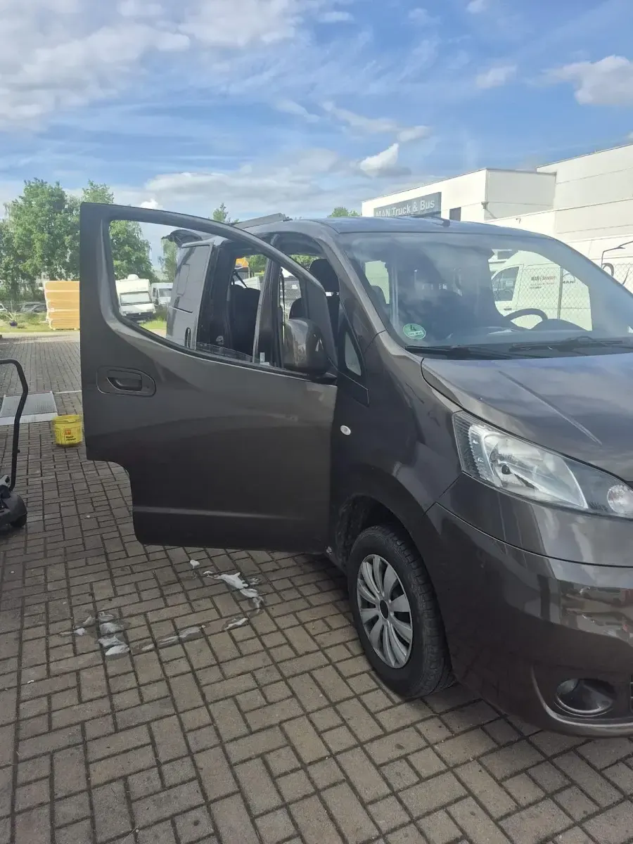 Gebraucht Nissan Evalia 2015 Braun Van / Kleinbus